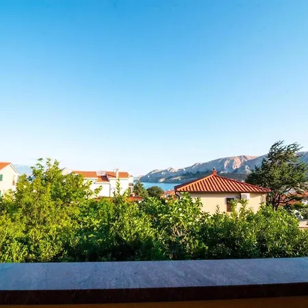 Apartament Ana 2 *