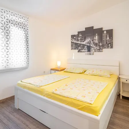 Apartament Ana 2 *